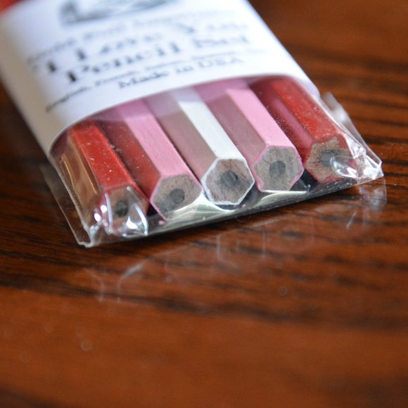 NEW 'I love you' Pencil set of 5 (gold foil imprinted) - Picture 3 of 6